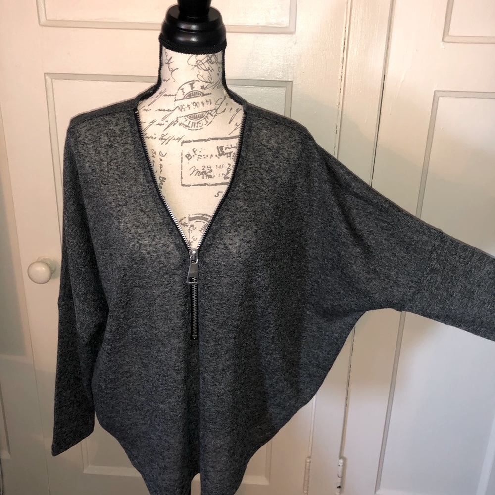 JOAN VASS SEMI-SHEER DOLMAN SLEEVE TOP SIZE L